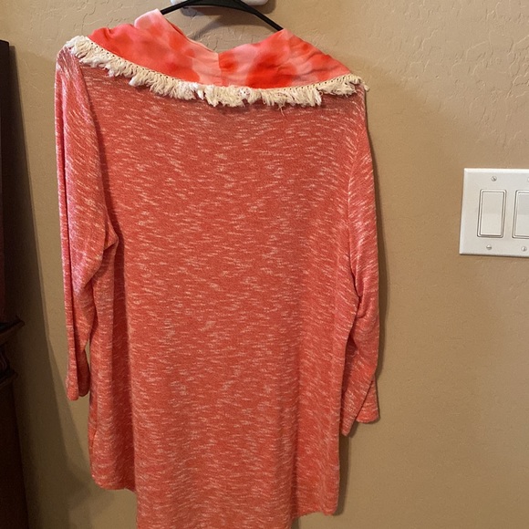 Light weight sweater with detachable scarf - Picture 3 of 4